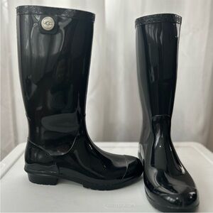 UGG Women's Glossy Black Winter Boots